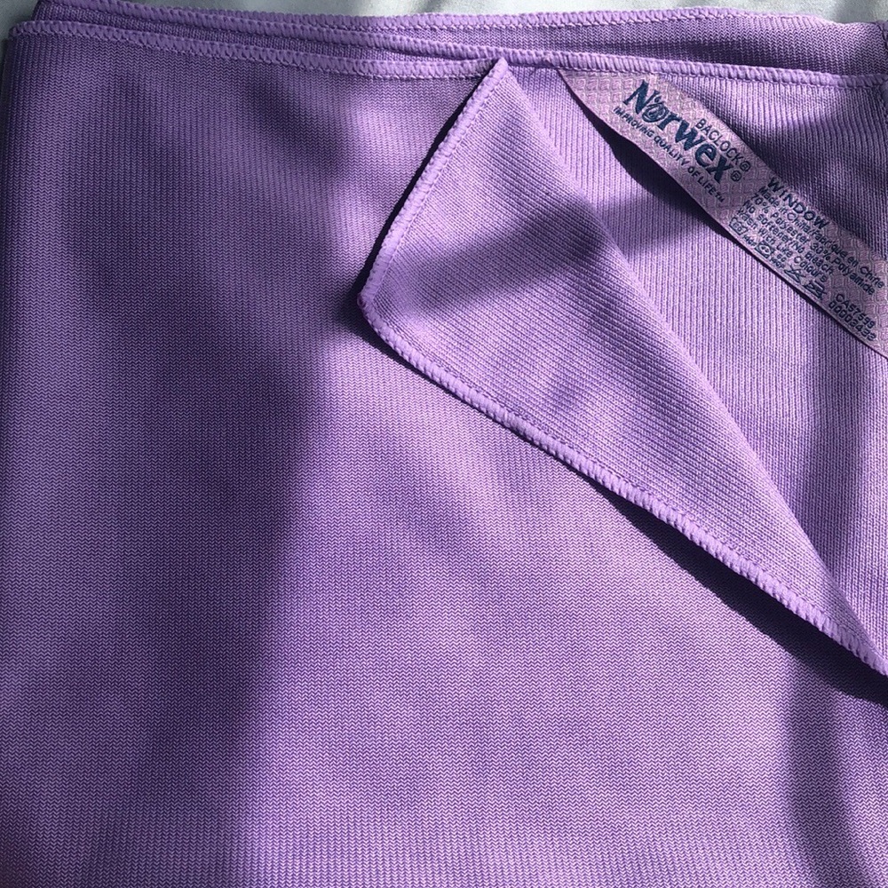 Norwex environment friendly Window Cloth